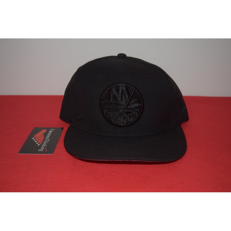 NHL New Era New York Islanders Black on Black Snapback 9Fifty