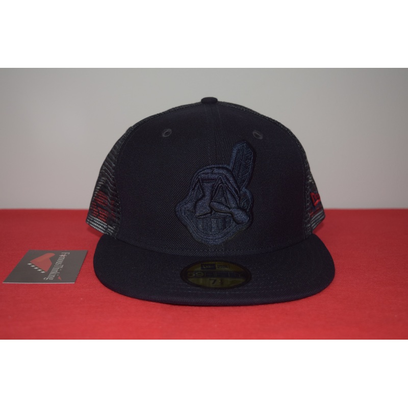 MLB New Era Cleveland Indians Chief Wahoo Feather Mesh Fitted 59Fifty