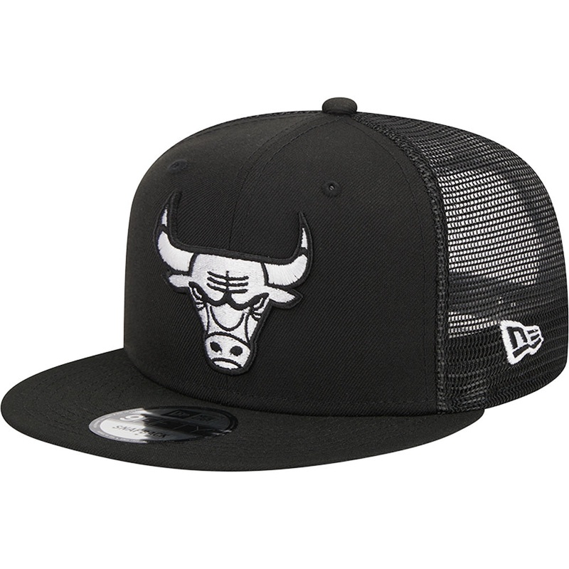 NBA Chicago Bulls New Era Black & White Trucker 9FIFTY Snapback Hat – Black