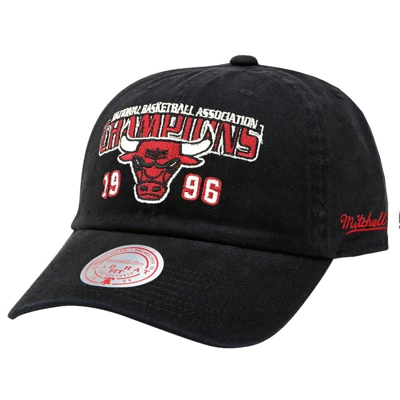 Chicago Bulls Mitchell & Ness NBA 96 Champs Strapback Dad Hat – Black