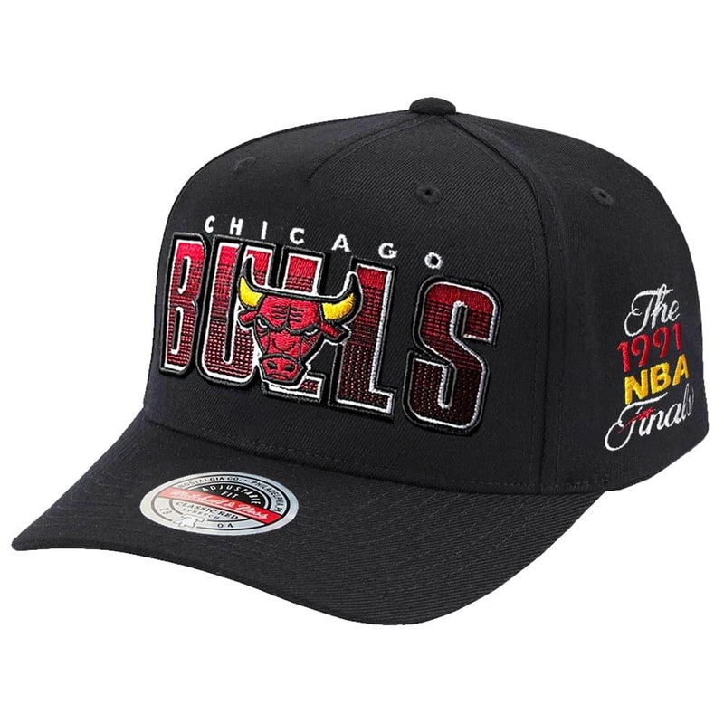 Chicago Bulls Mitchell & Ness NBA Linear Classic Red Snapback Hat – Black