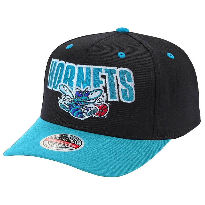 Charlotte Hornets Mitchell & Ness NBA Flashback Classic Red Snapback Hat – Black