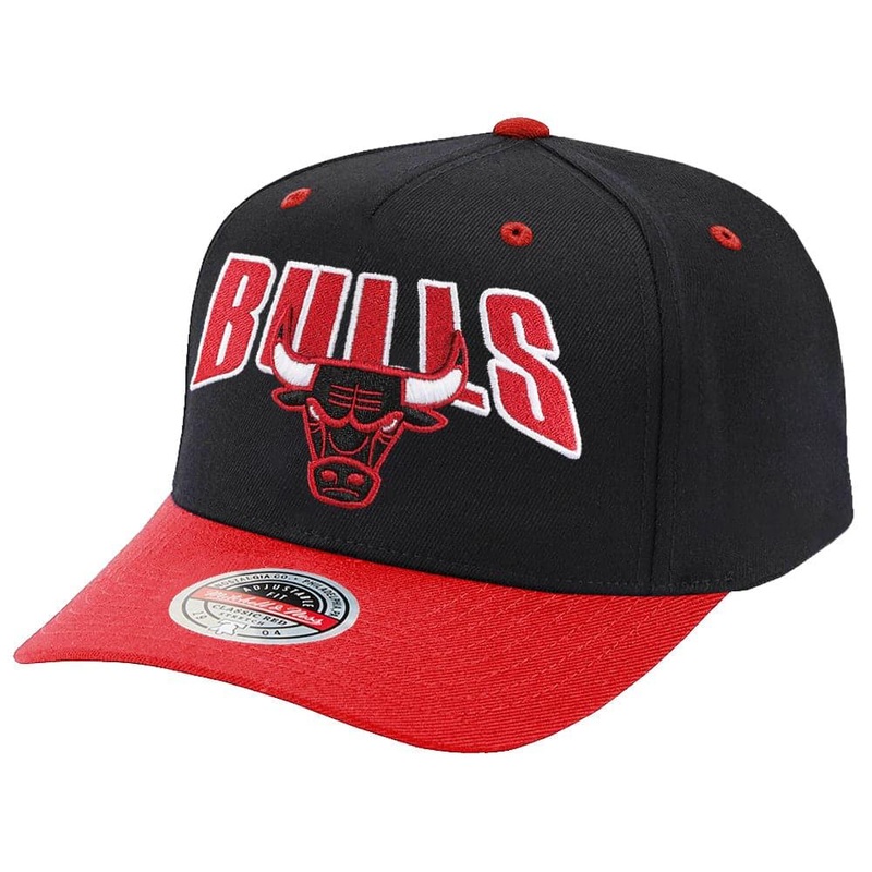 Chicago Bulls Mitchell & Ness NBA Flashback Classic Red Snapback Hat – Black