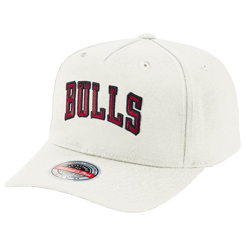 Chicago Bulls Mitchell & Ness NBA HWC Logo Classic Red Snapback Hat – Vintage White