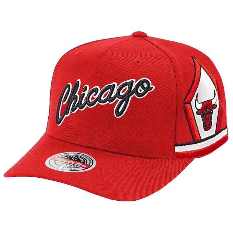 Chicago Bulls Mitchell & Ness NBA Short Hook Classic Red Snapback Hat – Red