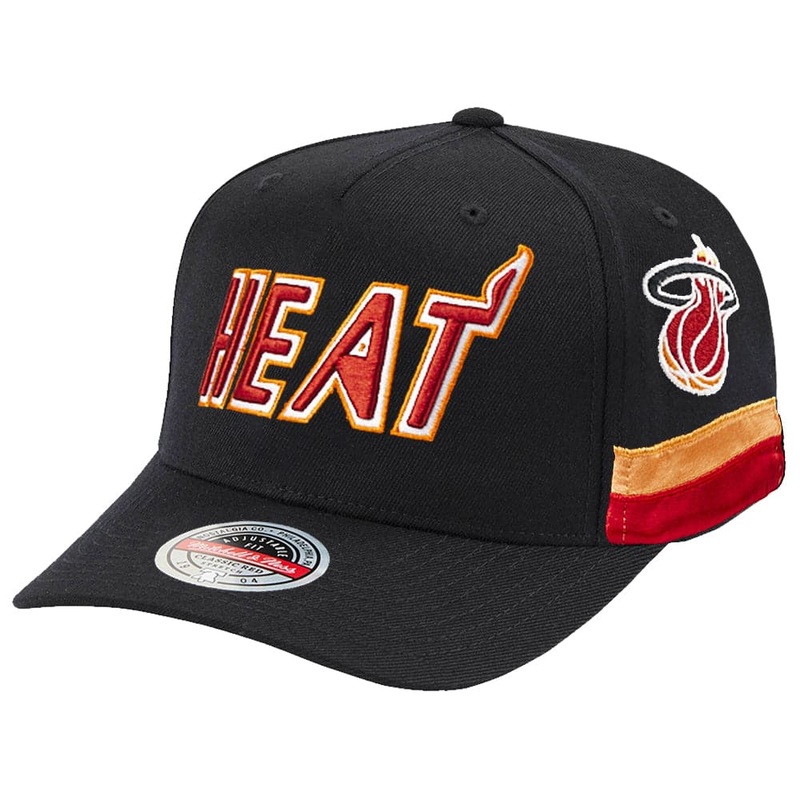 Miami Heat Mitchell & Ness NBA Short Hook Classic Red Snapback Hat – Black