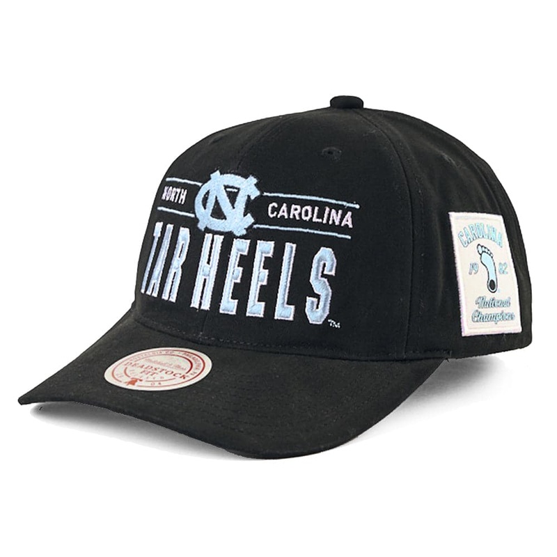 North Carolina Tar Heels Mitchell & Ness NCAA Tip Snapback Hat – Black
