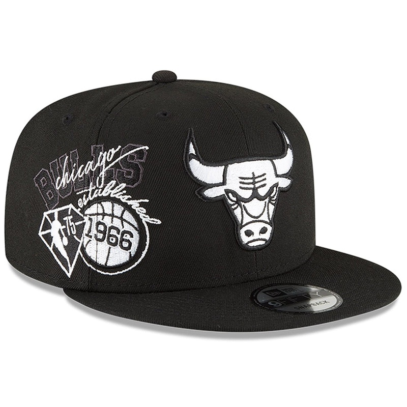 Chicago Bulls New Era NBA 21-22 Back Half Monochrome 9FIFTY Snapback Hat – Black