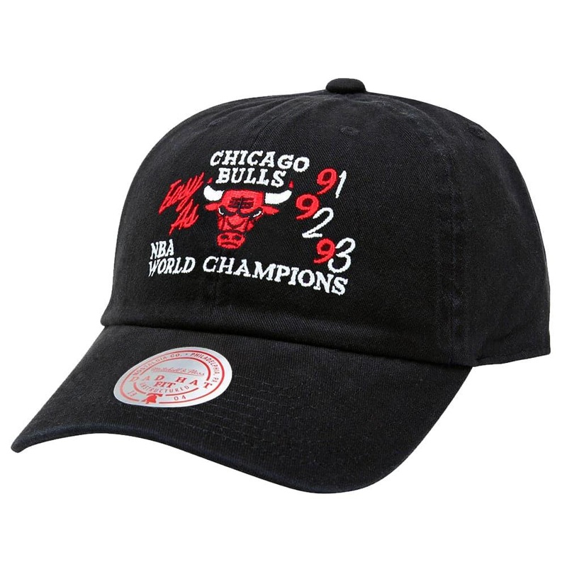 Chicago Bulls Mitchell & Ness NBA Easy As Champs Strapback Dad Hat – Black