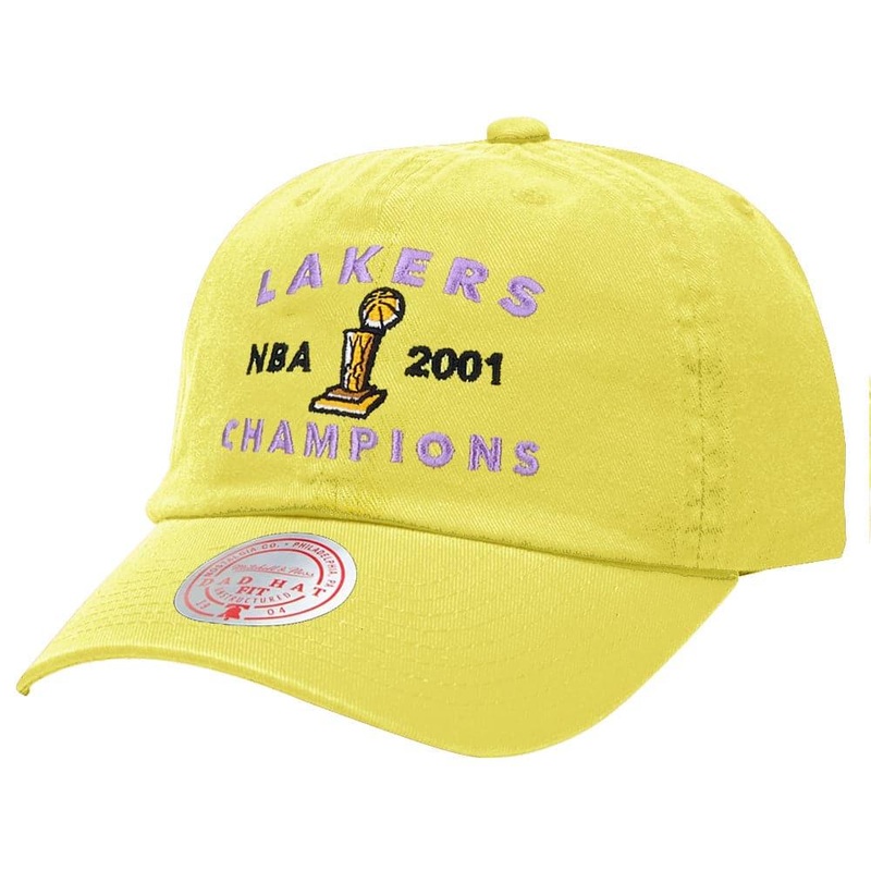 Los Angeles Lakers Mitchell & Ness NBA 2001 Champs Strapback Dad Hat – Yellow
