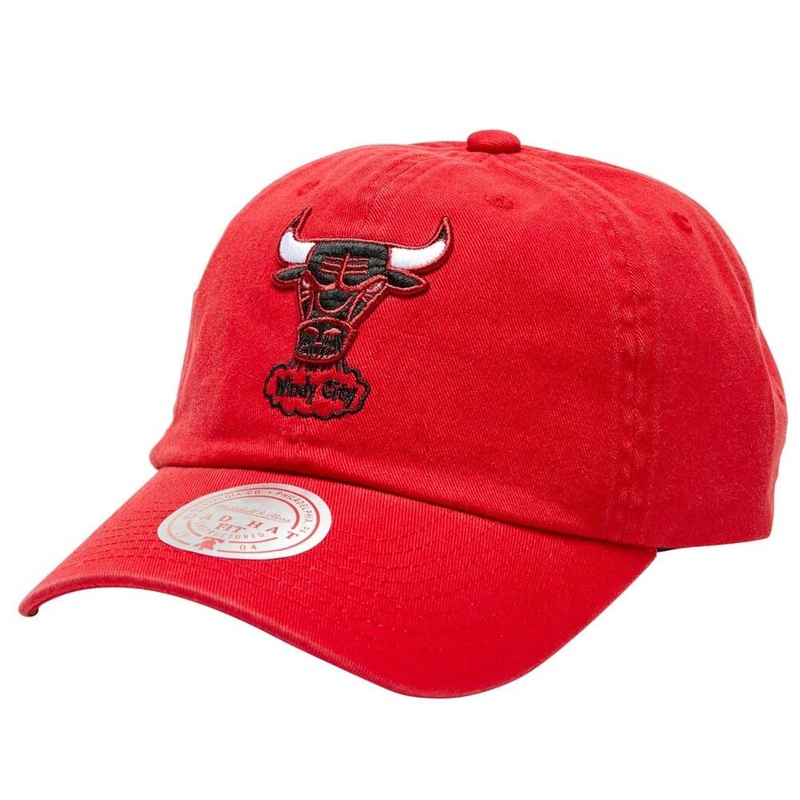 Chicago Bulls Mitchell & Ness NBA Team Vintage Thread Strapback Dad Hat – Red