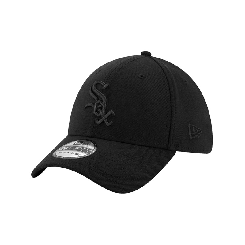 Chicago White Sox New Era MLB Black On Black 39THIRTY Stretch-Fit Hat