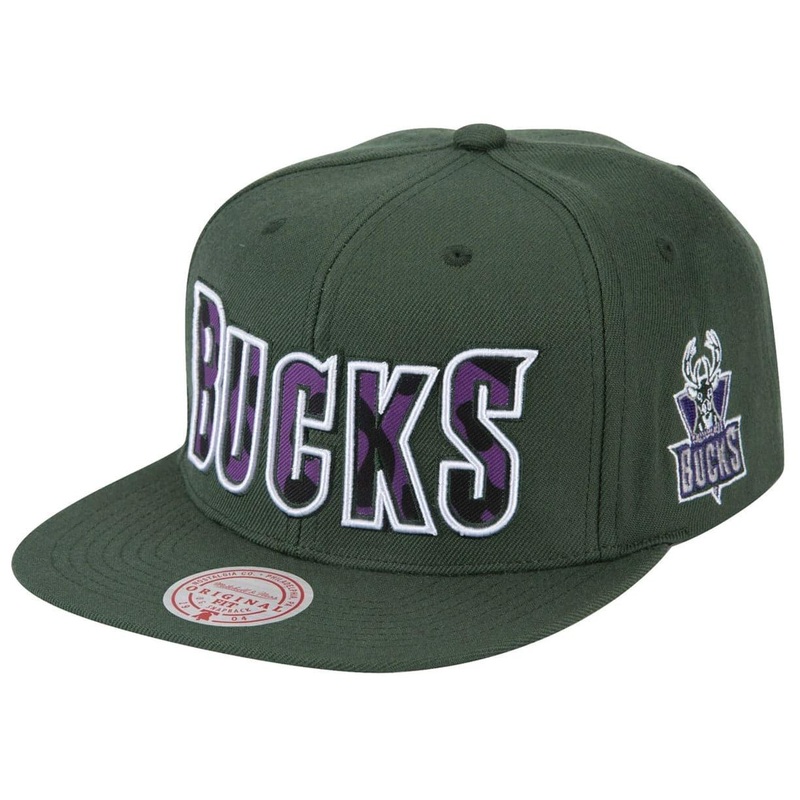 Milwaukee Bucks Mitchell & Ness NBA HWC Wildback Snapback Hat – Green