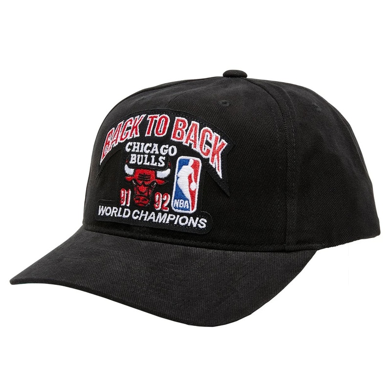 Chicago Bulls Mitchell & Ness NBA 91-92 Champs Curved Deadstock Snapback Hat – Black