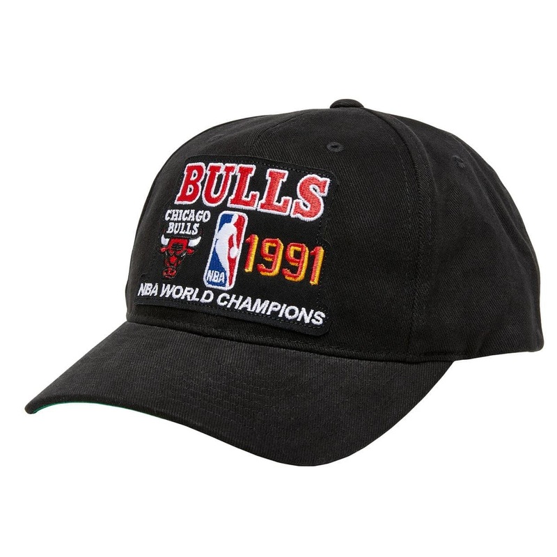 Chicago Bulls Mitchell & Ness NBA 91 Champs Curved Deadstock Snapback Hat – Black