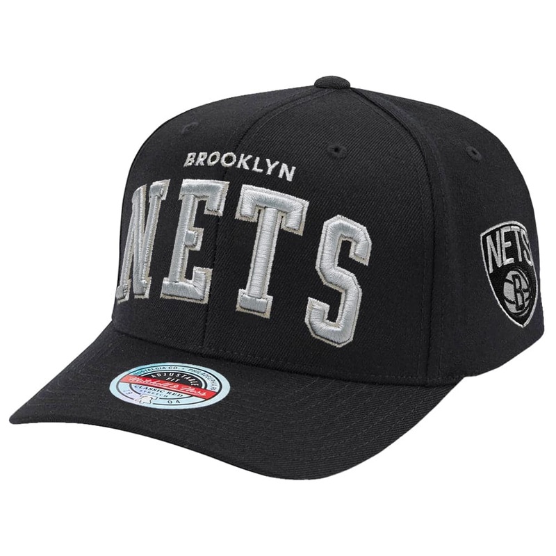 Brooklyn Nets Mitchell & Ness NBA Iconic Classic Red Curve Snapback Hat – Black