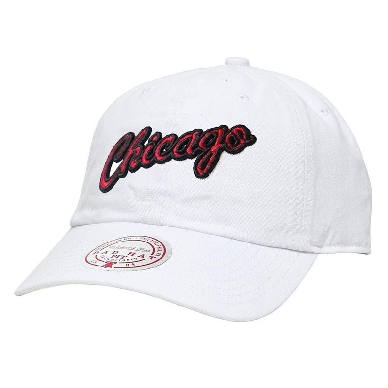 Chicago Bulls Mitchell & Ness NBA Buzzer Unstructured Curve Strapback Hat – White
