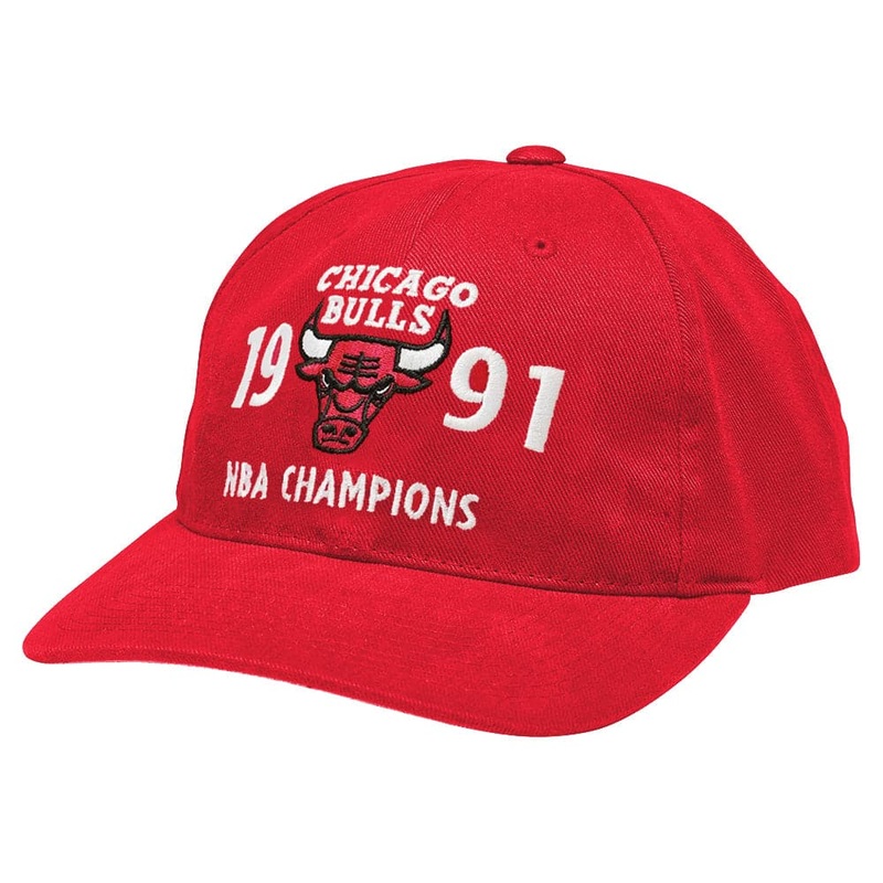 Chicago Bulls Mitchell & Ness NBA Finals History Pre-Curved Deadstock Snapback Hat – Red