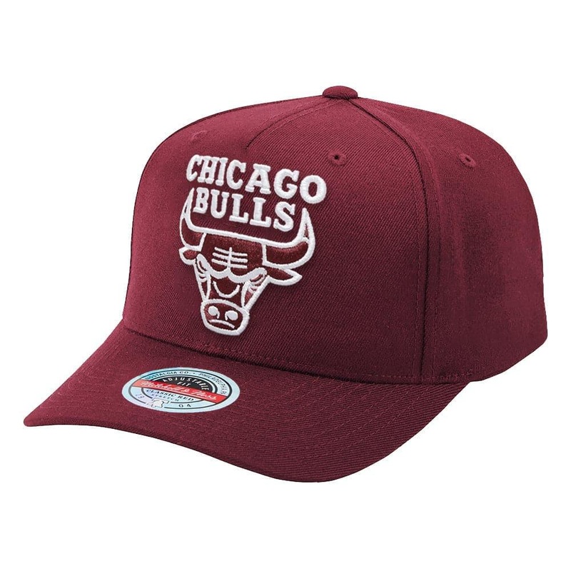 Chicago Bulls Mitchell & Ness NBA Crimson Sector Curve Snapback Hat – Crimson