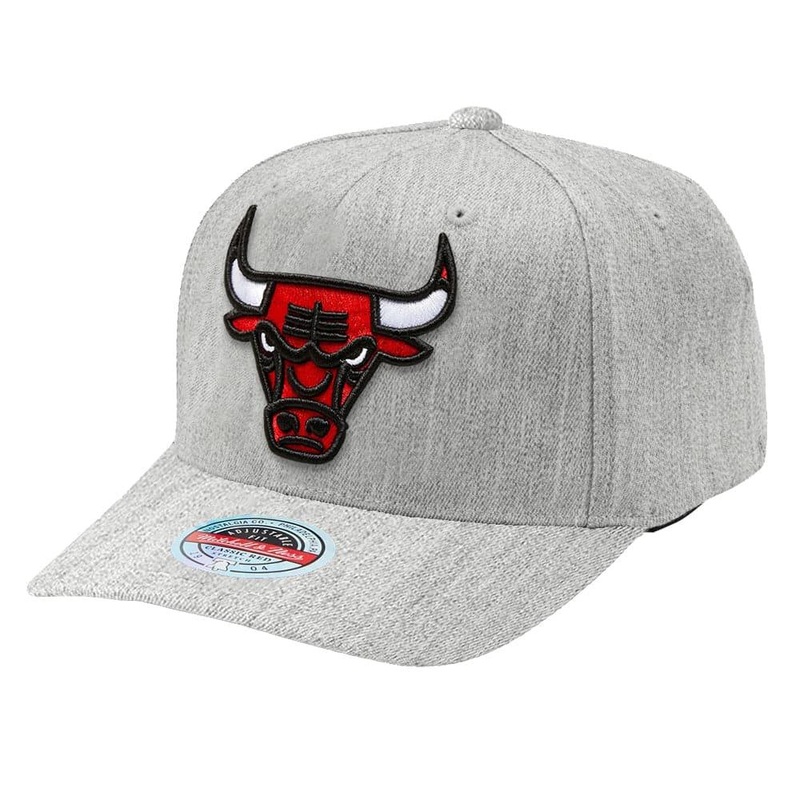 Chicago Bulls Mitchell & Ness NBA Team Curve Snapback Hat – Heather Grey