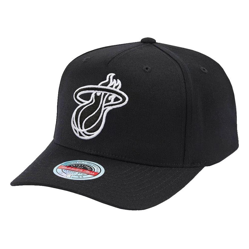 Miami Heat Mitchell & Ness NBA Black & White Classic Red Curve Snapback Hat