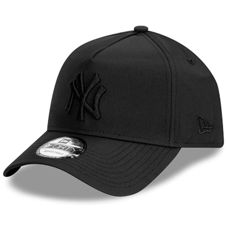 New York Yankees New Era MLB Black On Black Prolight 9FORTY A-Frame Curve Hat