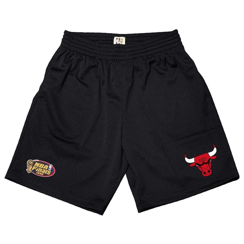 Chicago Bulls Mitchell & Ness NBA HWC Premium Mesh Court Shorts – Black