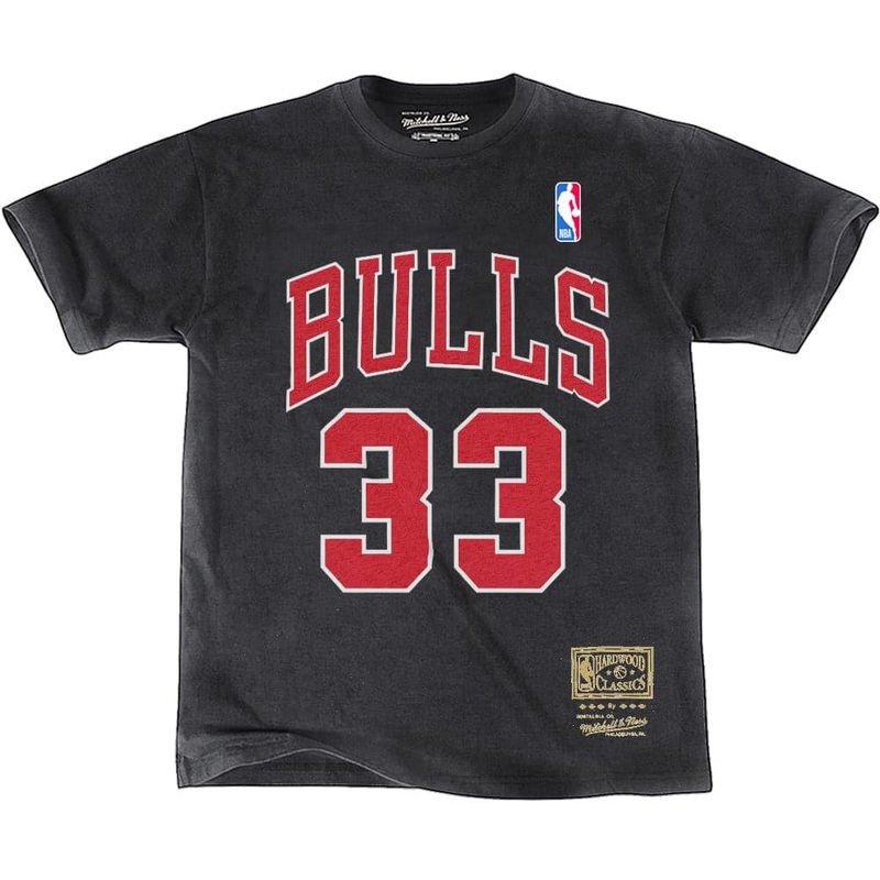 Scottie Pippen Chicago Bulls Mitchell & Ness NBA Name & Number T-Shirt – Vintage Black