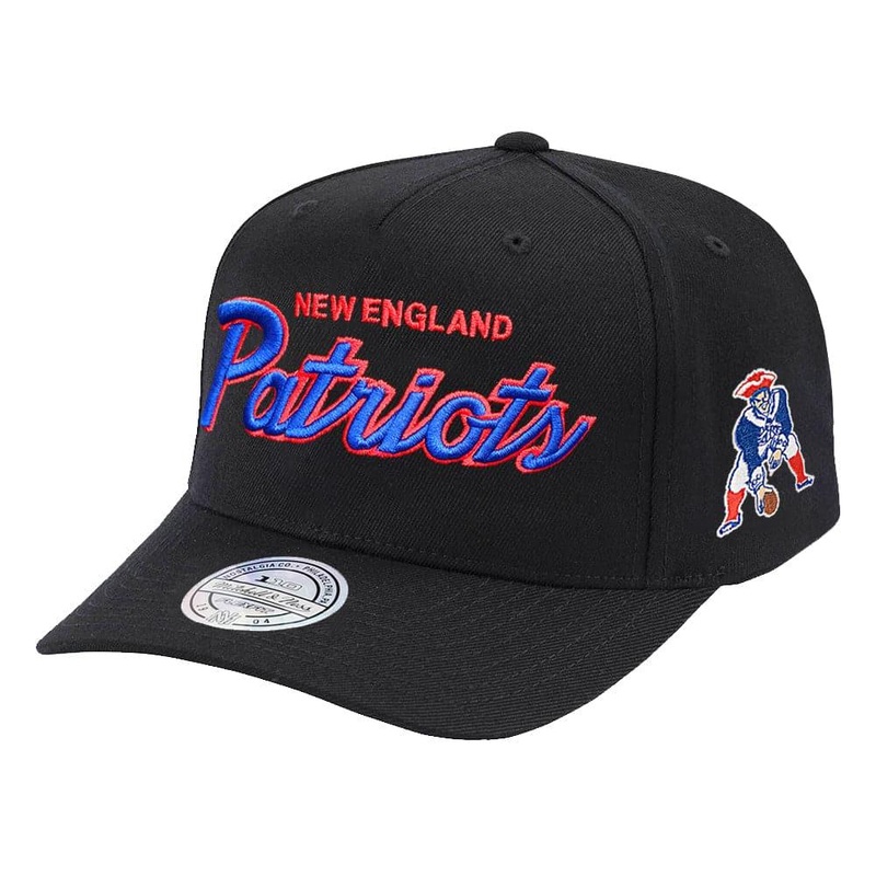 New England Patriots Mitchell & Ness NFL Defense Script 110 Curve Snapback Hat – Black