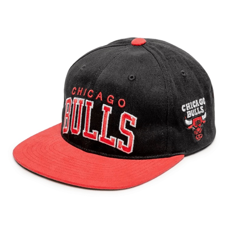 Chicago Bulls Mitchell & Ness NBA 2T Vintage Arch Deadstock Snapback Hat – Black