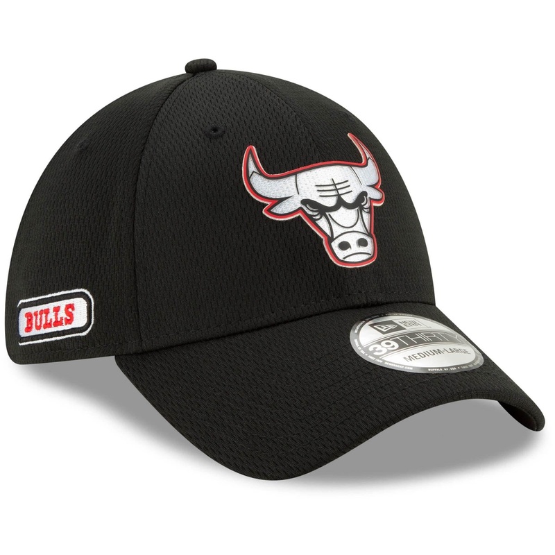 Chicago Bulls New Era NBA 2020 Back Half 39THIRTY Flex Fit Curve Hat – Black