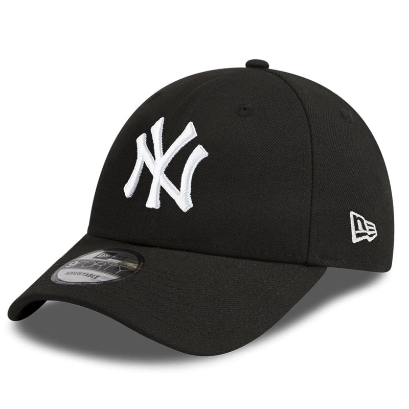 New York Yankees New Era MLB Black & White 9FORTY Curve Cloth Strap Hat