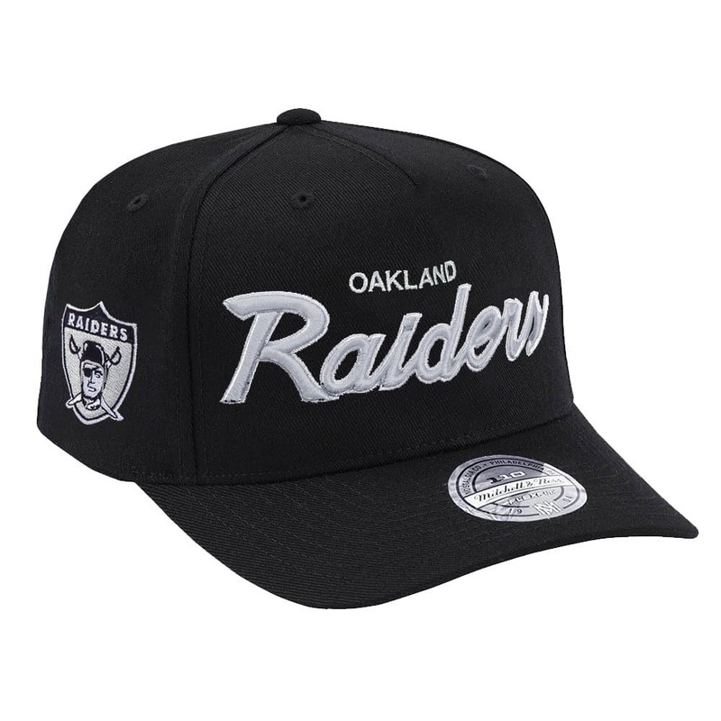 Oakland Raiders Mitchell & Ness NFL Foundation Script 110 Curve Snapback Hat – Black