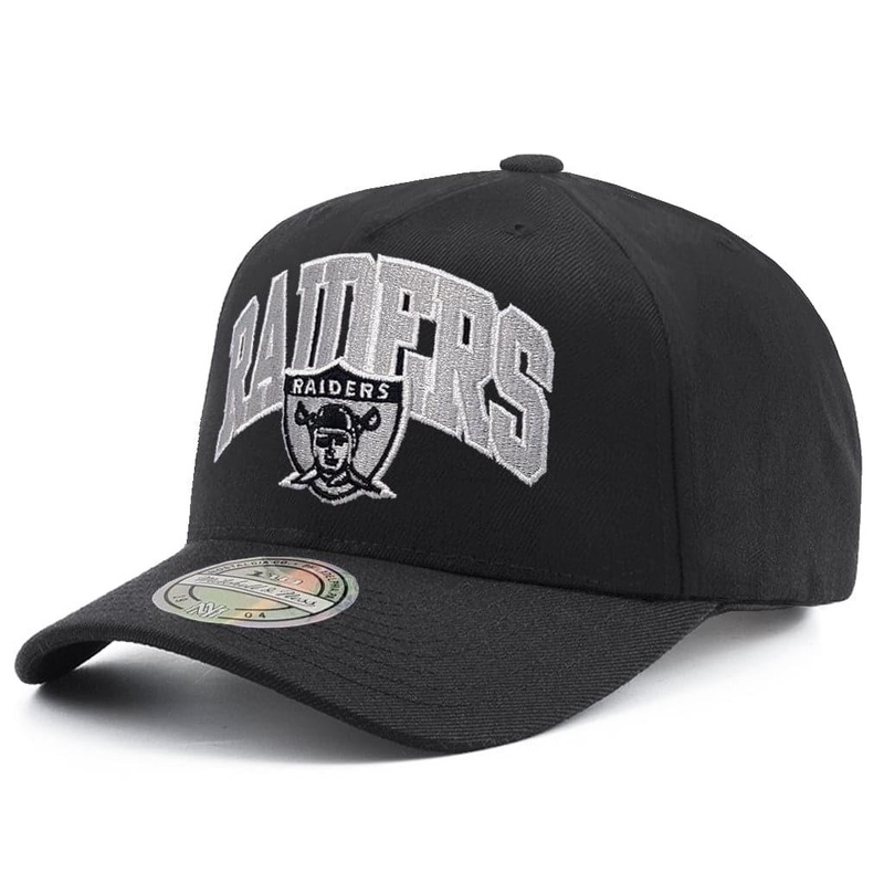 Oakland Raiders Mitchell & Ness NFL Team Arch 110 Curved Snapback Hat – Black