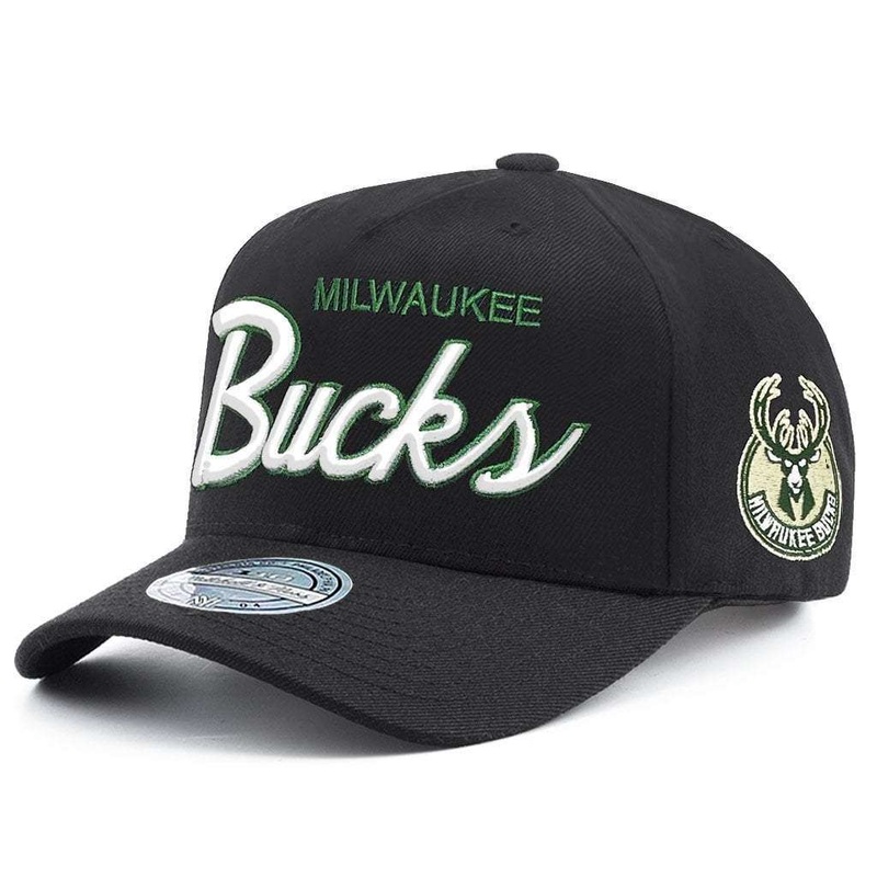 Milwaukee Bucks Mitchell & Ness NBA Team Script 110 Curved Snapback Hat – Black
