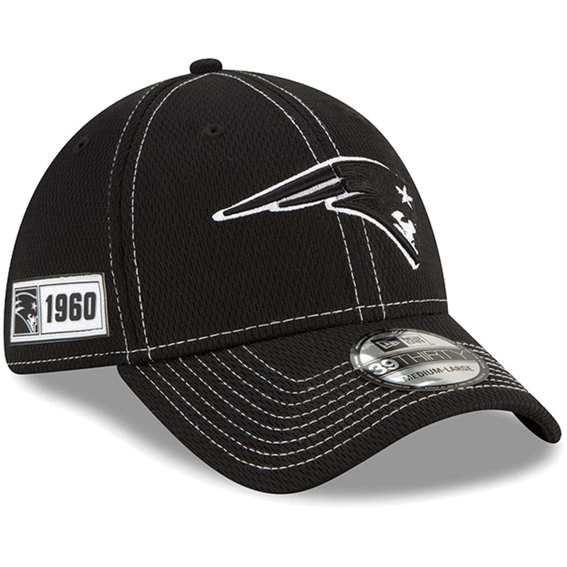 New England Patriots New Era NFL 2019 Sideline Black & White 39THIRTY Stretch-Fit Curve Hat