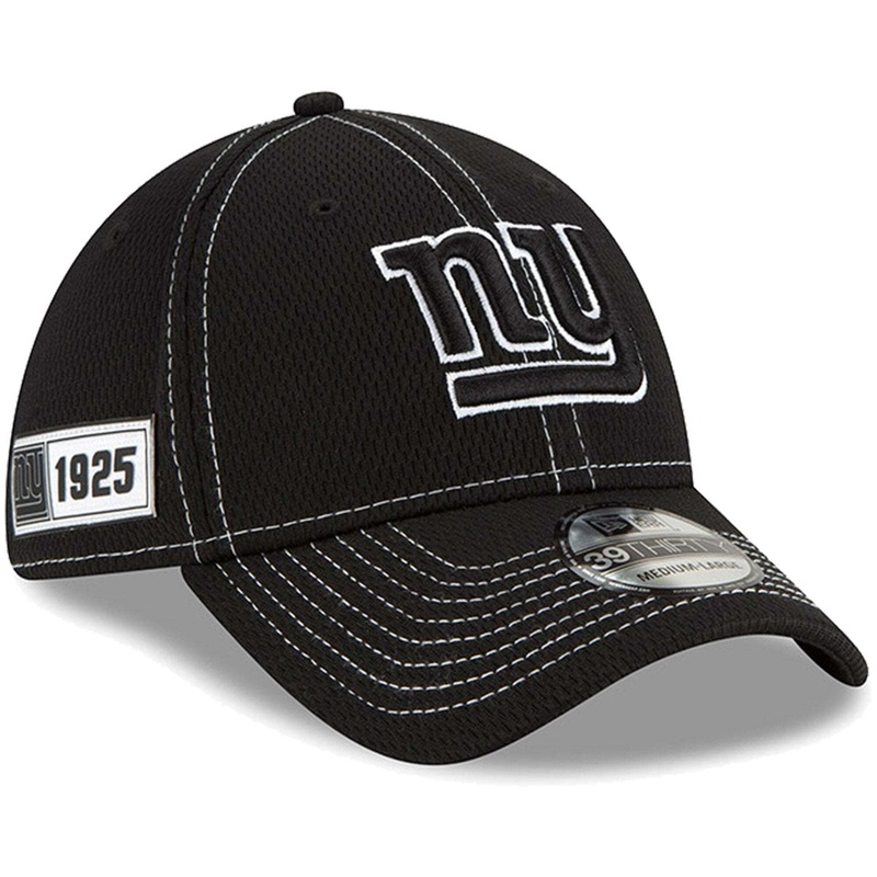 New York Giants New Era NFL 2019 Sideline Black & White 39THIRTY Stretch-Fit Curve Hat