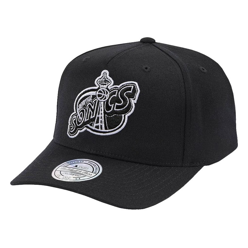 Seattle Supersonics Mitchell & Ness NBA Black & White 110 Curve Snapback Hat