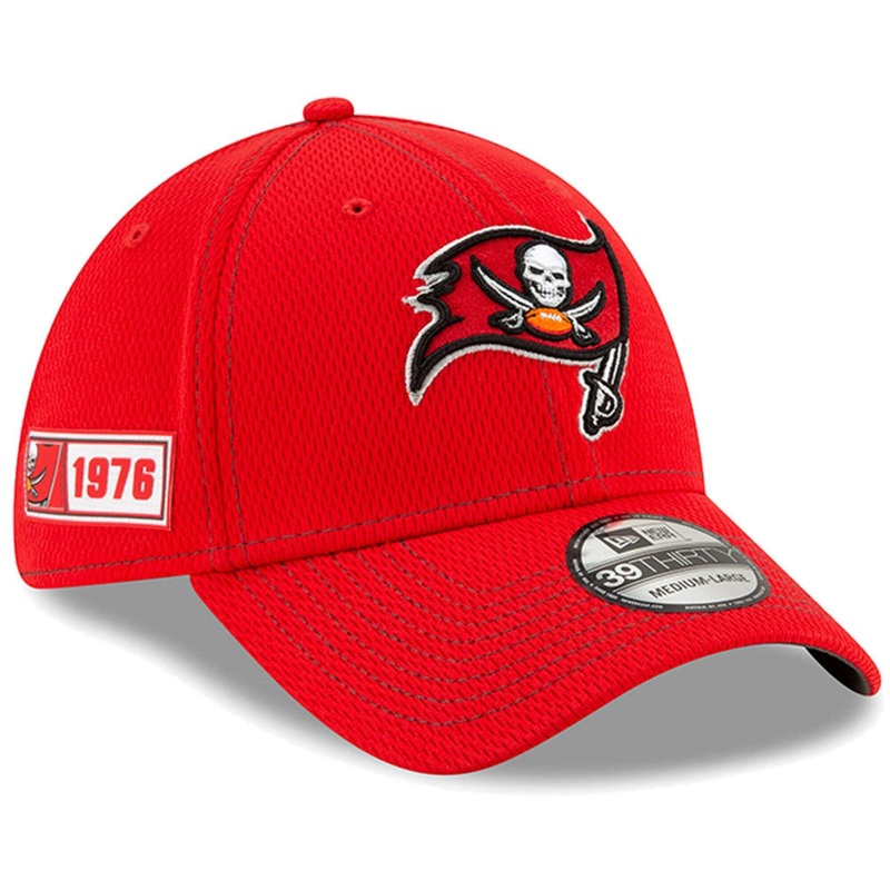 Tampa Bay Buccaneers New Era NFL 2019 Sideline Road 39THIRTY Stretch-Fit Curve Hat – Red