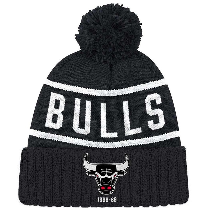 Chicago Bulls Mitchell & Ness NBA Black & White HWC High 5 Knit Beanie