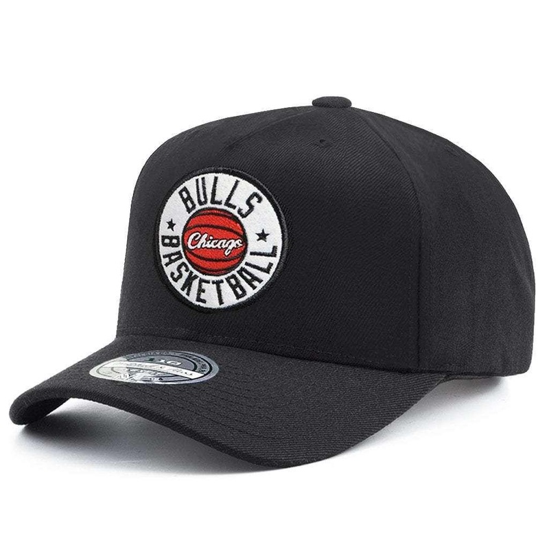 Chicago Bulls Mitchell & Ness NBA Full Circle 110 Curve Snapback Hat – Black