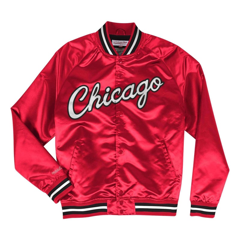 Chicago Bulls Mitchell & Ness NBA Lightweight Satin Jacket – Red