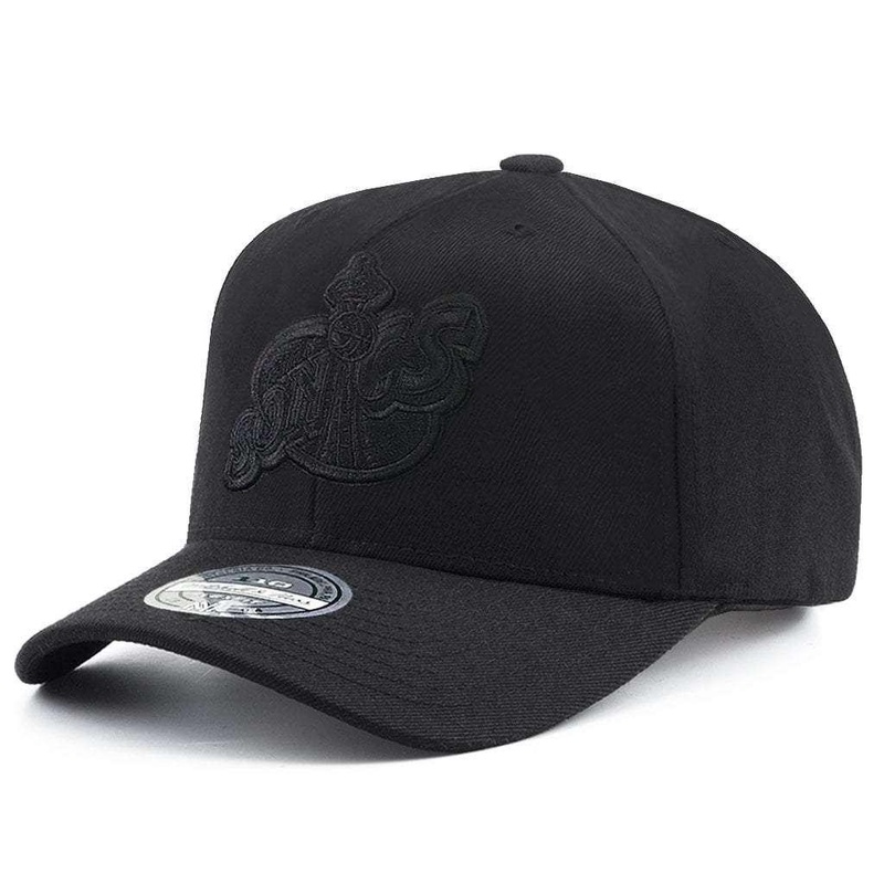 Seattle Supersonics Mitchell & Ness NBA All Black 110 Curve Snapback Hat