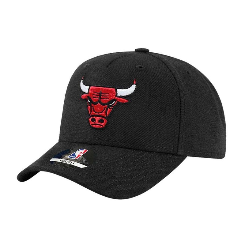 Youths Chicago Bulls Outerstuff NBA Team Pinch Curve Snapback Hat – Black