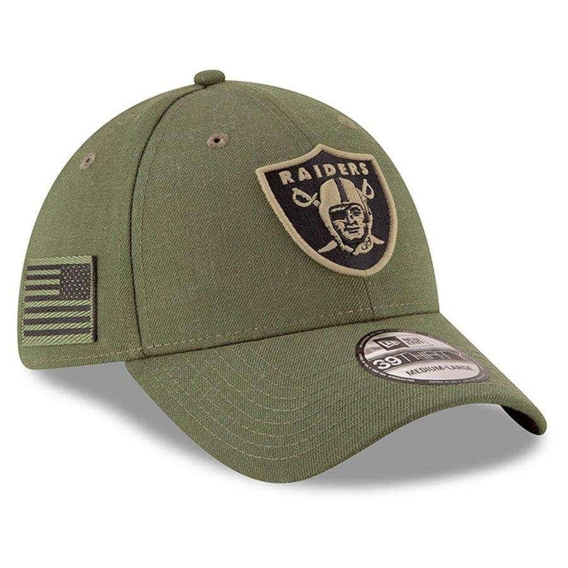 Oakland Raiders New Era NFL 2018 Salute To Service 39THIRTY Stretch-Fit Curved Hat – Olive