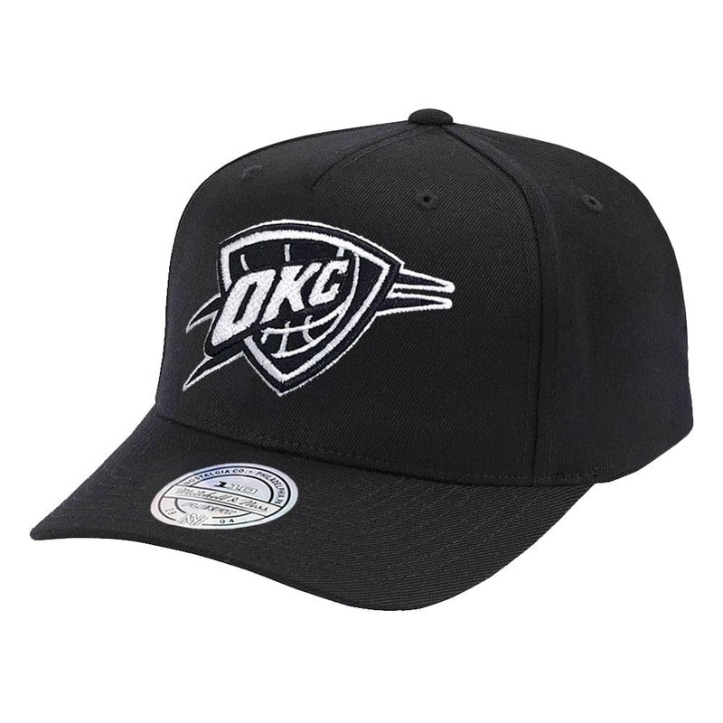 Oklahoma City Thunder Mitchell & Ness NBA Black & White 110 Curve Snapback Hat