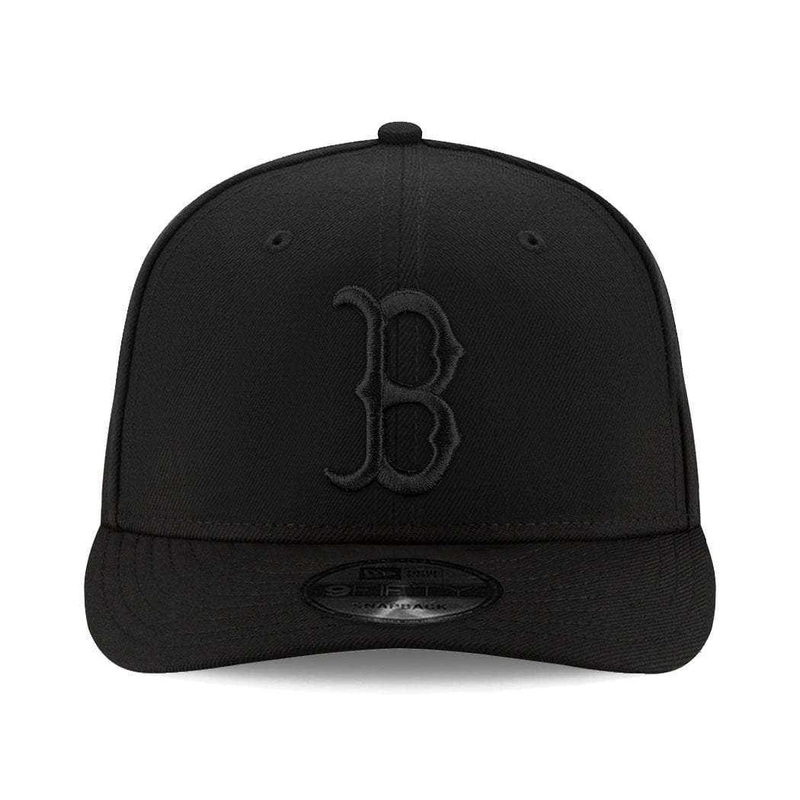 Boston Red Sox New Era MLB Black On Black Pre-Curved 9FIFTY Snapback Hat