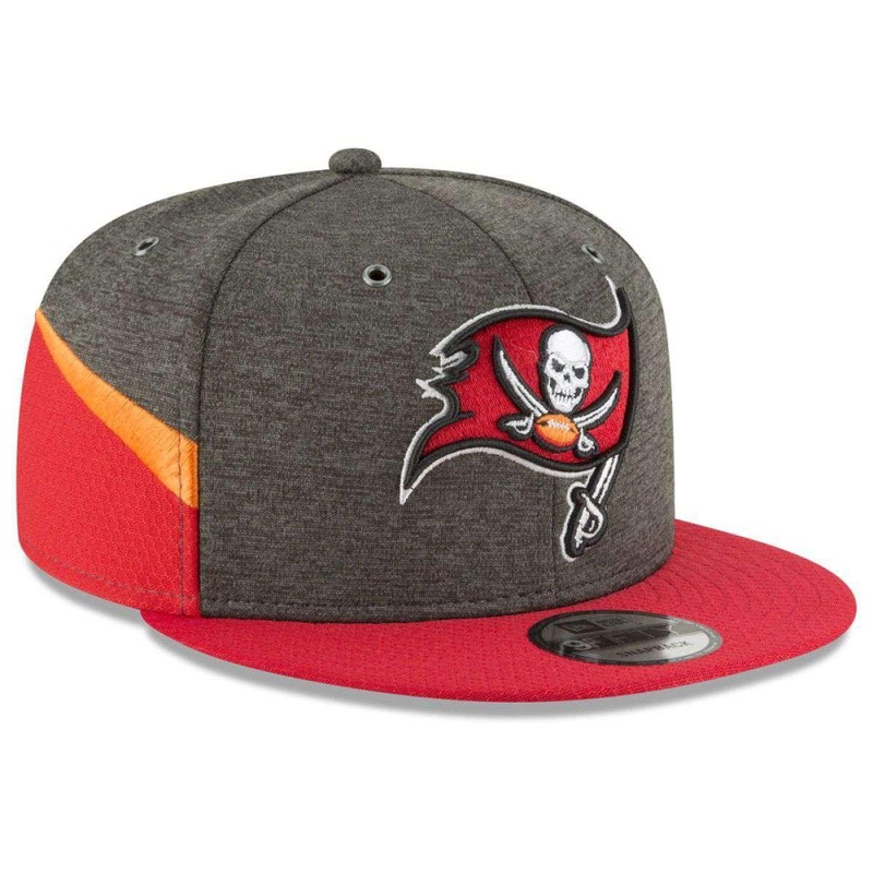 Tampa Bay Buccaneers New Era NFL 2018 Sideline 9FIFTY Snapback Hat – Black