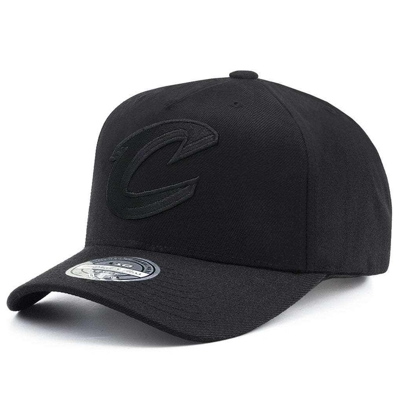 Cleveland Cavaliers Mitchell & Ness NBA All Black 110 Curve Snapback Hat