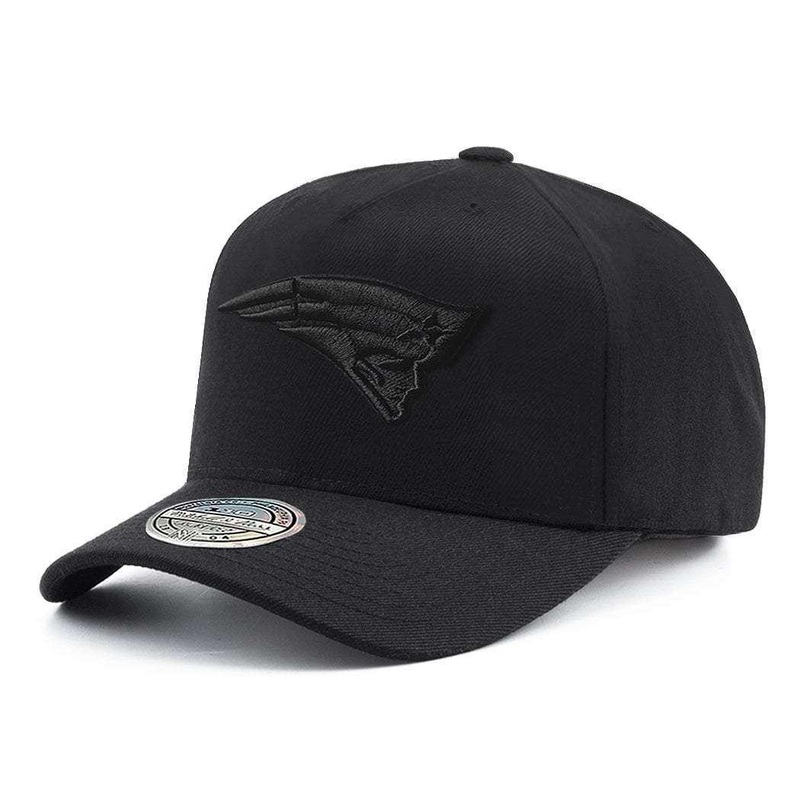 New England Patriots Mitchell & Ness NFL All Black 110 Curve Snapback Hat – Black
